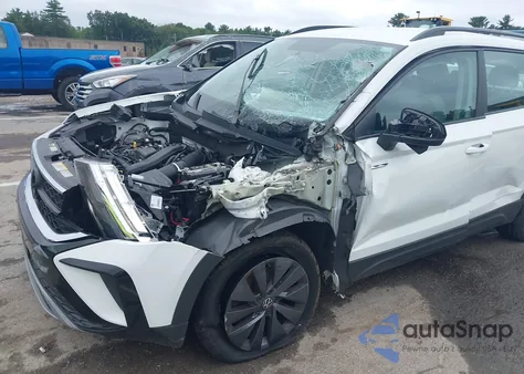 2022 Volkswagen Taos 1.5T S z USA, uszkodzony, nr VIN 3VVAX7B22NM096324